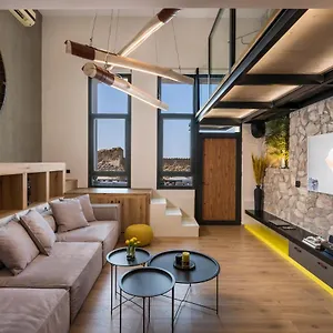 Skins Concept Boutique Apartment